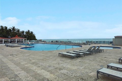 Copropriété à vendre à Sunny Isles Beach, Floride: 33.44 m2 № 2068202 - photo 15