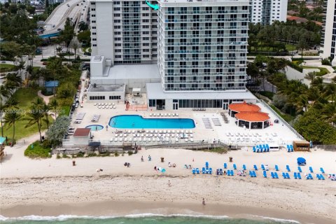 Copropriété à vendre à Sunny Isles Beach, Floride: 33.44 m2 № 2068202 - photo 16