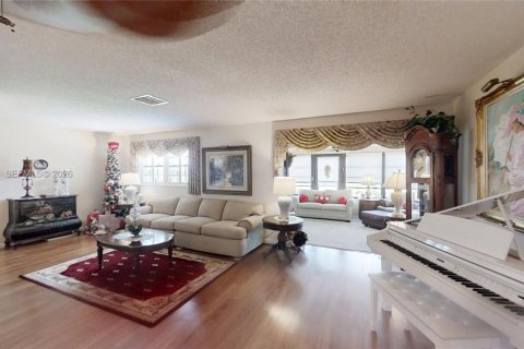 Appartement à vendre à Fort Myers, Floride: 3 chambres, 161.74 m2 № 2004514 - photo 9