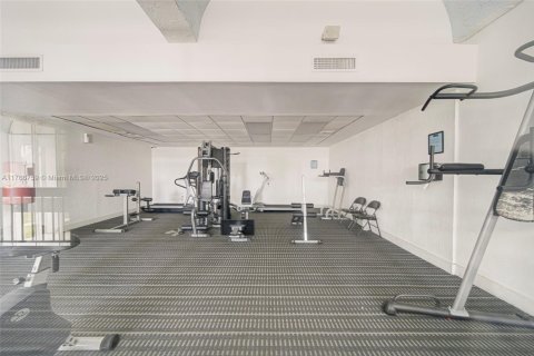 Condo in Miami, Florida, 2 bedrooms  № 1692574 - photo 22