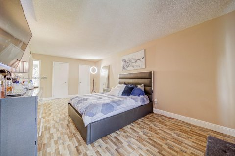 Condo in Miami, Florida, 2 bedrooms  № 1692574 - photo 21