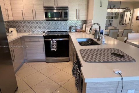Copropriété à louer à Aventura, Floride: 2 chambres, 109.62 m2 № 1862377 - photo 9