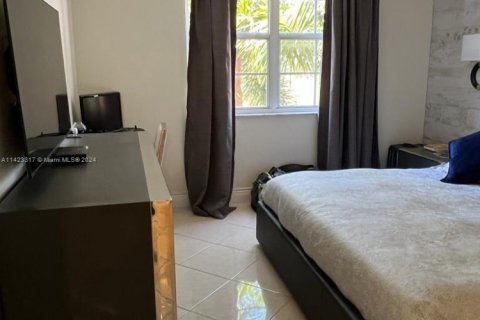 Copropriété à louer à Aventura, Floride: 2 chambres, 109.62 m2 № 1862377 - photo 13