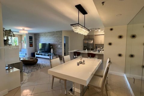 Copropriété à louer à Aventura, Floride: 2 chambres, 109.62 m2 № 1862377 - photo 4