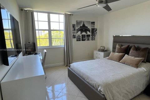 Copropriété à louer à Aventura, Floride: 2 chambres, 109.62 m2 № 1862377 - photo 19