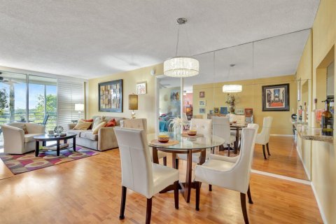Copropriété à vendre à Boca Raton, Floride: 2 chambres, 120.77 m2 № 2240118 - photo 7