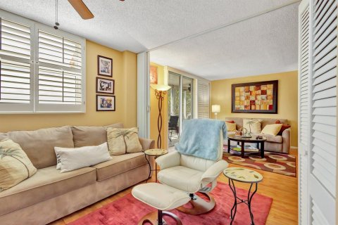 Copropriété à vendre à Boca Raton, Floride: 2 chambres, 120.77 m2 № 2240118 - photo 11