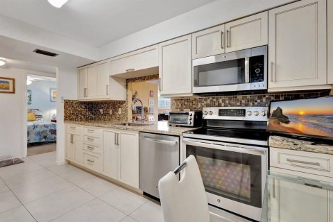 Copropriété à vendre à Boca Raton, Floride: 2 chambres, 120.77 m2 № 2240118 - photo 2