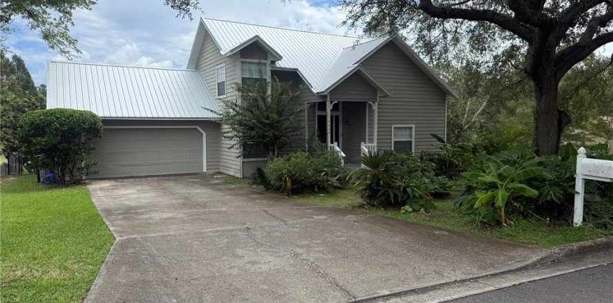 House in Gainesville, Florida 3 bedrooms, 148.74 sq.m. № 2368972