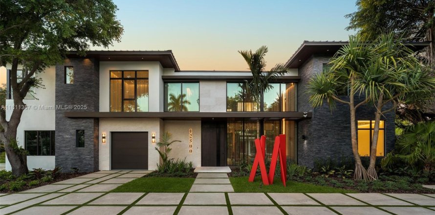 Villa ou maison à Pinecrest, Floride 8 chambres, 871.05 m2 № 1755784