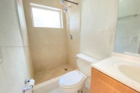 Villa ou maison à vendre à Miami, Floride: 3 chambres, 94.02 m2 № 1938436 - photo 16