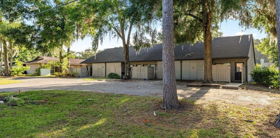 Immobilier commercial à Ocala, Floride 8 chambres, 359.53 m2 № 2097601