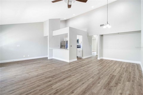 Immobilier commercial à vendre à Ocala, Floride: 8 chambres, 359.53 m2 № 2097601 - photo 5