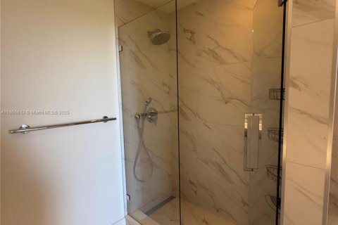Condo in Sunrise, Florida, 3 bedrooms  № 1889729 - photo 12