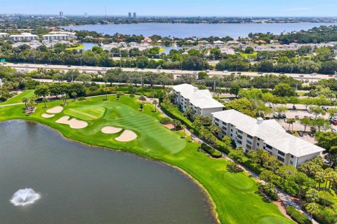Condominio en venta en West Palm Beach, Florida, 2 dormitorios, 128.67 m2 № 1182597 - foto 1