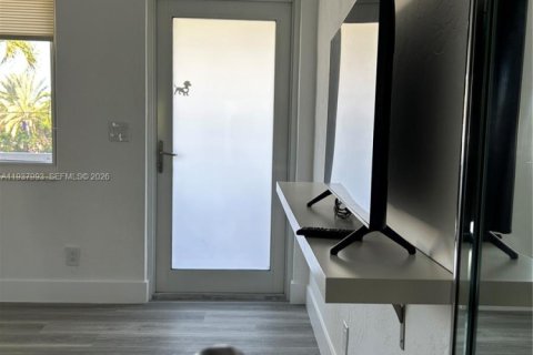 Copropriété à louer à Hallandale Beach, Floride: 1 chambre, 45.89 m2 № 1995796 - photo 2
