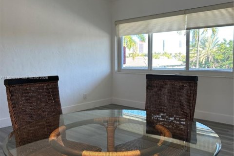 Copropriété à louer à Hallandale Beach, Floride: 1 chambre, 45.89 m2 № 1995796 - photo 4