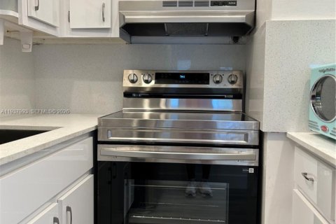 Copropriété à louer à Hallandale Beach, Floride: 1 chambre, 45.89 m2 № 1995796 - photo 7