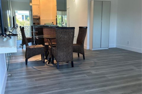 Copropriété à louer à Hallandale Beach, Floride: 1 chambre, 45.89 m2 № 1995796 - photo 5