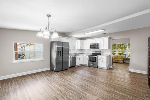 House in Mulberry, Florida 3 bedrooms, 144 sq.m. № 1725363 - photo 3