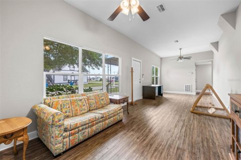 House in Mulberry, Florida 3 bedrooms, 144 sq.m. № 1725363 - photo 4