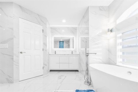 Villa ou maison à vendre à Port Charlotte, Floride: 3 chambres, 201.23 m2 № 1902001 - photo 12