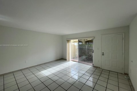 Touwnhouse à louer à Miami, Floride: 1 chambre, 74.32 m2 № 1945467 - photo 10