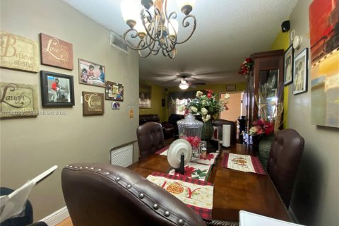 Condo in Lauderdale Lakes, Florida, 3 bedrooms № 2003972 - photo 5