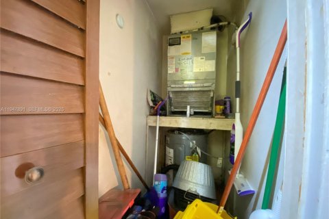 Condo in Lauderdale Lakes, Florida, 3 bedrooms № 2003972 - photo 14