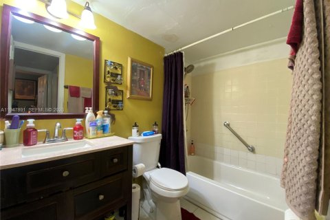 Condo in Lauderdale Lakes, Florida, 3 bedrooms № 2003972 - photo 13