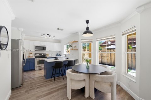 Adosado en venta en Davie, Florida, 4 dormitorios, 180.79 m2 № 2048668 - foto 11