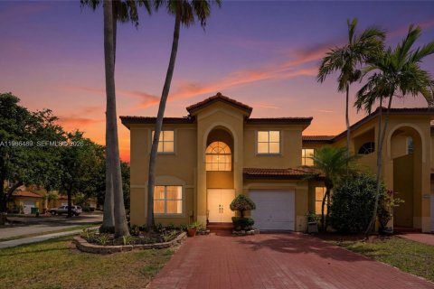 Adosado en Davie, Florida 4 dormitorios, 180.79 m2 № 2048668