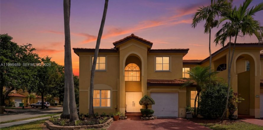 Adosado en Davie, Florida 4 dormitorios, 180.79 m2 № 2048668