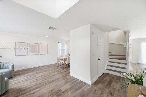 Adosado en venta en Davie, Florida, 4 dormitorios, 180.79 m2 № 2048668 - foto 3