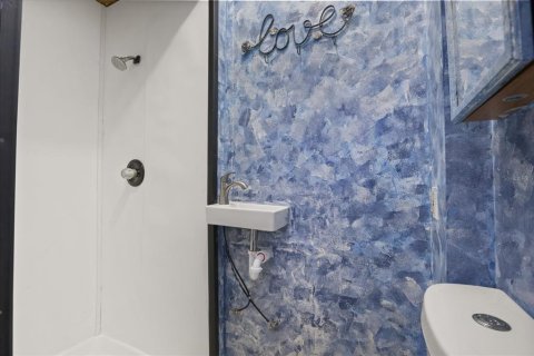 Immobilier commercial à vendre à Daytona Beach, Floride: 5 chambres, 276.11 m2 № 2149152 - photo 11