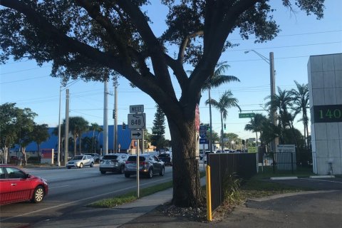 Commercial property in Dania Beach, Florida № 2173157 - photo 22