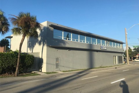 Commercial property in Dania Beach, Florida № 2173157 - photo 15