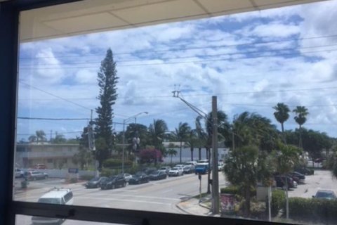 Commercial property in Dania Beach, Florida № 2173157 - photo 6