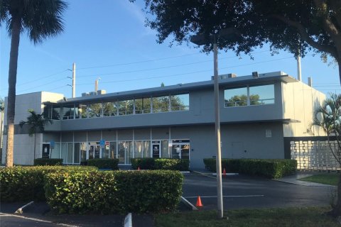 Commercial property in Dania Beach, Florida № 2173157 - photo 3