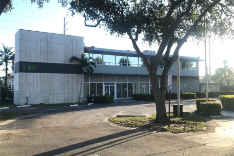 Commercial property in Dania Beach, Florida № 2173157