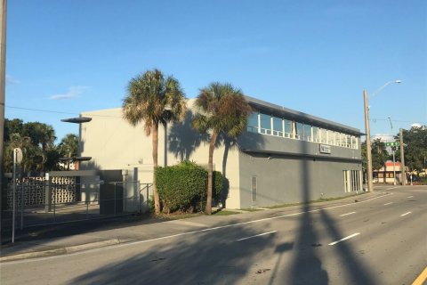 Commercial property in Dania Beach, Florida № 2173157 - photo 16