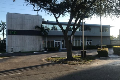 Commercial property in Dania Beach, Florida № 2173157 - photo 19