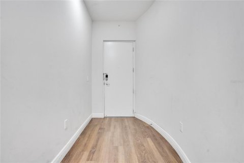 Condo in Orlando, Florida, 3 bedrooms № 2211594 - photo 6