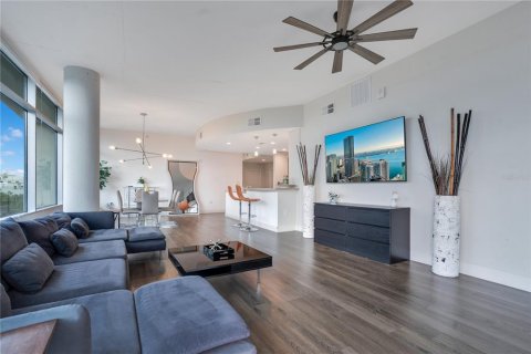 Condo in Orlando, Florida, 3 bedrooms № 2211594 - photo 28
