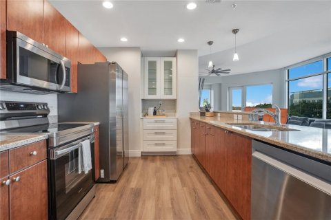 Condo in Orlando, Florida, 3 bedrooms № 2211594 - photo 10
