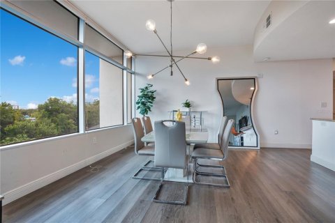 Condo in Orlando, Florida, 3 bedrooms № 2211594 - photo 18