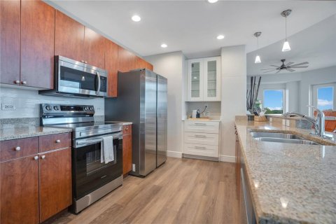 Condo in Orlando, Florida, 3 bedrooms № 2211594 - photo 13