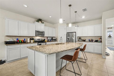 Villa ou maison à vendre à Spring Hill, Floride: 4 chambres, 231.61 m2 № 2105582 - photo 2