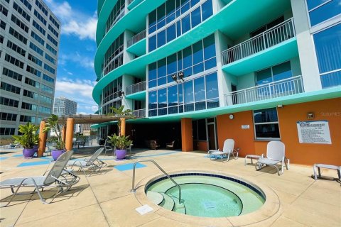Condominio en alquiler en Orlando, Florida, 2 dormitorios, 107.49 m2 № 1657935 - foto 9