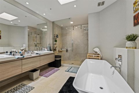 Copropriété à vendre à North Miami Beach, Floride: 3 chambres, 192.96 m2 № 1763601 - photo 18